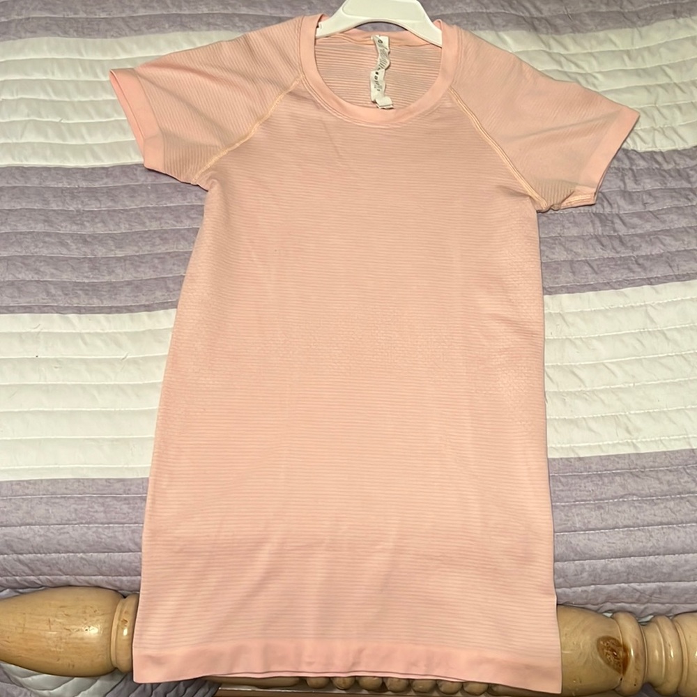 Lululemon Swiftly Tech Shirt- Size 2